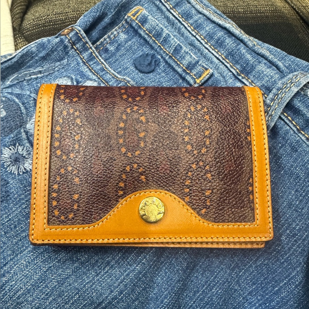 Escada Wallet Made in Italy New?